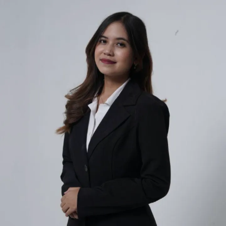 Tiffany Tiany, S.H.